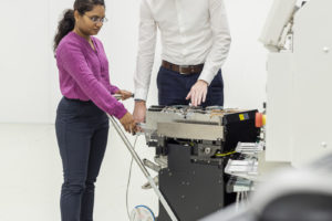 Techniker Elektrotechnik SMD Bestückung Maschine Fotograf